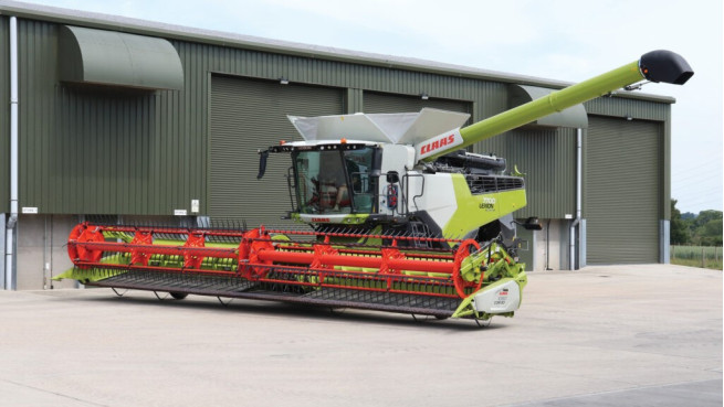 Claas Lexion 7700 з жаткою Convio Flex 10,8 м замінив Lexion 750