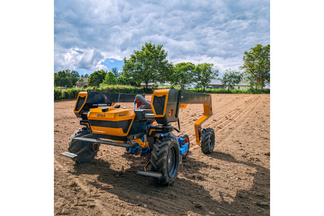 Після модернізації робот TOOGO від SIZA Robotics отримав потужнішу гідравліку, більшу батарею та вдвічі вищу швидкість руху (до 12 км/год), що дало змогу підвищити продуктивність машини в полі
