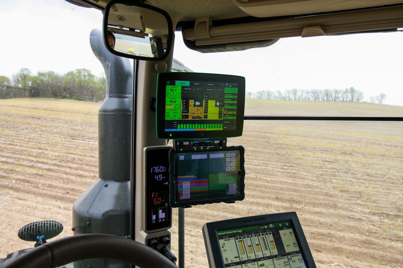  Обирання Precision Planting для використання точного висіву